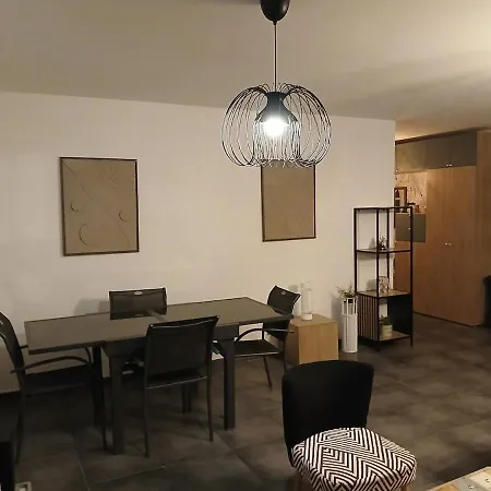 House, 3 Bedrooms, Pool סאבניי-לה-טמפל